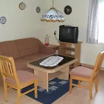 Bauernhof Manuela Perner 农家乐 *